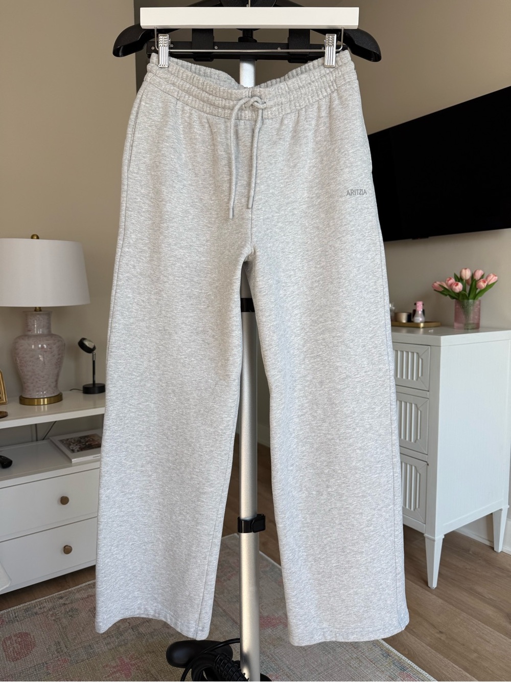 Aritzia Cozy Sweatfleece Boyfriend Wide Sweatpants Heather Chrome – Small